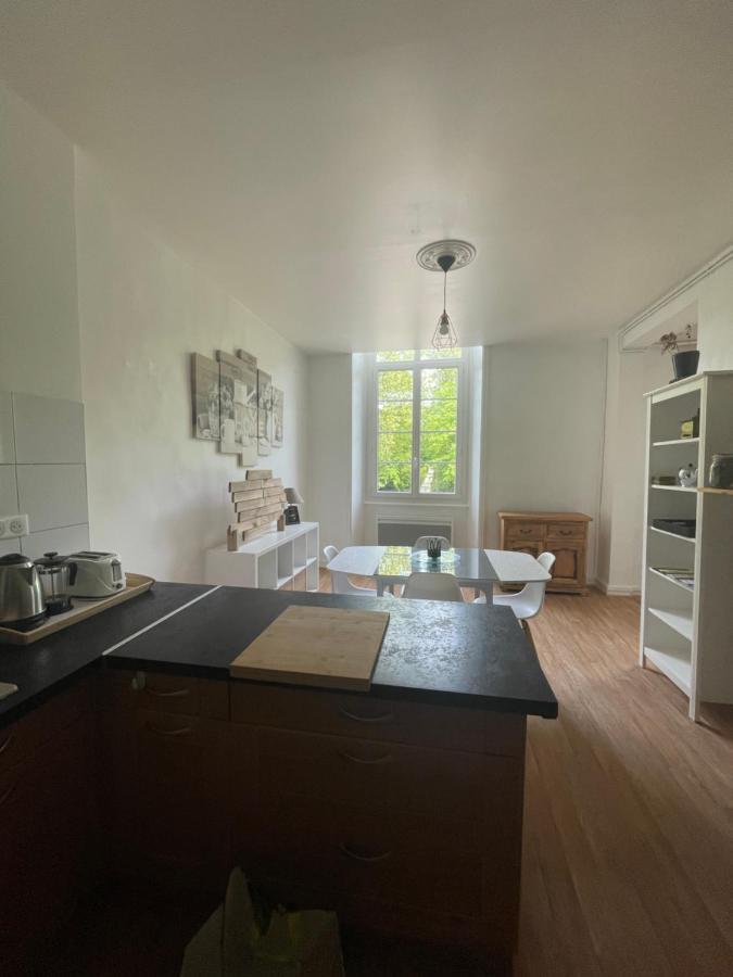 Le Chateau Emile Loubet - Appartement Entier La Bégude-de-Mazenc Kültér fotó