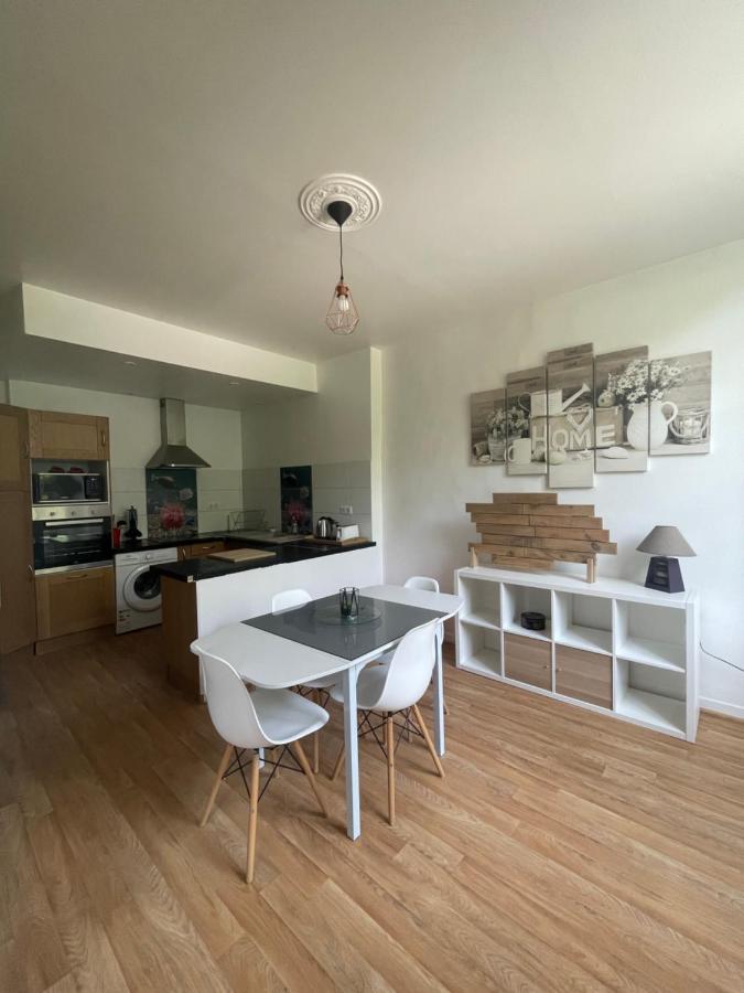 Le Chateau Emile Loubet - Appartement Entier La Bégude-de-Mazenc Kültér fotó